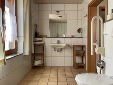 C49DF07E-8FBE-496A-B6C9-9CCD5761BD2A_1_105_c